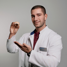 Убилава Давид Сергоевич, стоматолог-хирург