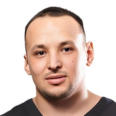 Уваров Альберт Александрович, стоматолог-хирург