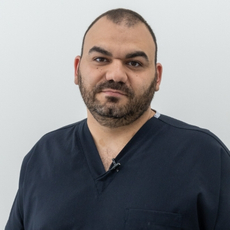 Амаякян Андраник Арсенович, стоматолог-хирург