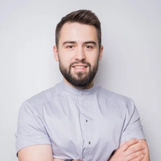 Малюгин Артем Олегович, стоматолог-терапевт