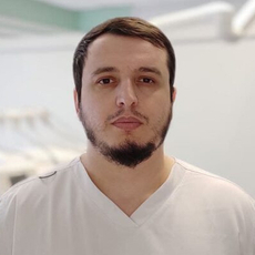 Шахбанов Манас Магомедханович, стоматолог-терапевт