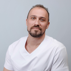 Анисимов Роман Сергеевич, стоматолог-хирург
