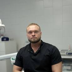 Деговцов Владимир Константинович, стоматолог-хирург