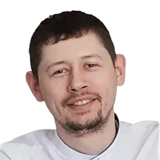 Айварджи Денис Андреевич, стоматолог-терапевт