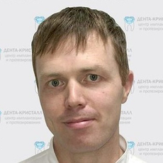 Кузьминых Михаил Андреевич, стоматолог-терапевт