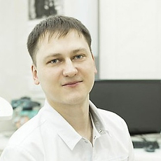 Леонов Александр Юрьевич, стоматолог-терапевт