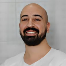 Карагёзян Рафаел Рубикович, стоматолог-хирург