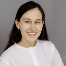 Корсакова Алена Игоревна, стоматолог-хирург