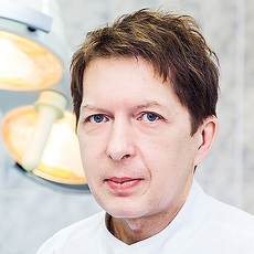 Бердюгин Евгений Александрович, стоматолог-хирург