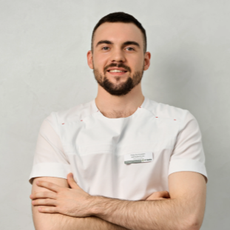 Мирошниченко Роман Анатольевич, стоматолог-терапевт