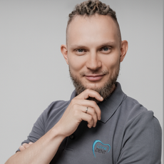 Елендо Михаил Борисович, стоматолог-терапевт