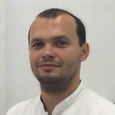 Орешков Максим Павлович, стоматолог-хирург