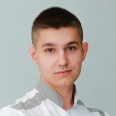 Махмудов Павел Игоревич, стоматолог-хирург