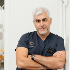 Экносян Артем Керопович, стоматолог-хирург