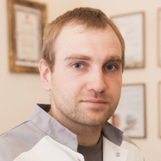 Яковлев Илья Владимирович, стоматолог-хирург