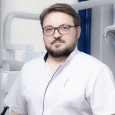 Лобанов Евгений Викторович, стоматолог-хирург