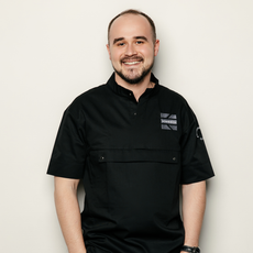 Платонов Евгений Владиславович, стоматолог-терапевт