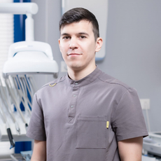 Пчеляков Алексей Андреевич, стоматолог-хирург
