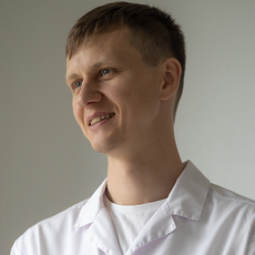 Усачев Антон Юрьевич, стоматолог-хирург