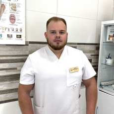 Маринин Андрей Евгеньевич, стоматолог-терапевт