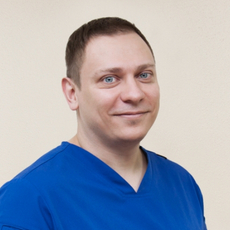 Сухарев Роман Михайлович, стоматолог-хирург