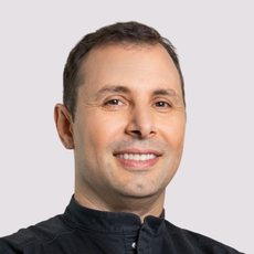 Амбарцумян Тигран Артакович, стоматолог-хирург