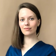 Пивторацкая Александра Сергеевна, стоматолог-терапевт