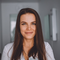 Макаренко Лина Игоревна, стоматолог-терапевт