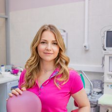 Максимова Елена Александровна, стоматолог-хирург