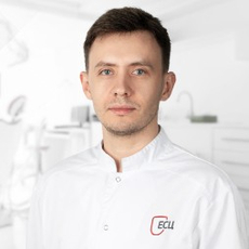 Медунецкий Александр Олегович, стоматолог-хирург