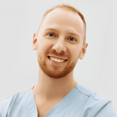 Власов Роман Константинович, стоматолог-хирург