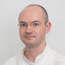 Селезнев Станислав Владимирович, стоматолог-терапевт