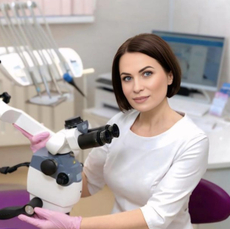 Крапивина Анна Владимировна, стоматолог-терапевт