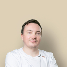 Пустовалов Антон Анатольевич, стоматолог-хирург