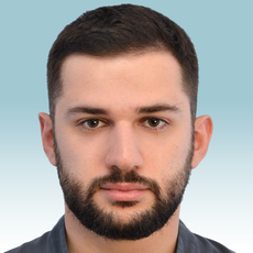 Мирзоян Артем Артурович, стоматолог-хирург