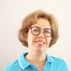 Попова Анна Евгеньевна, стоматолог-хирург