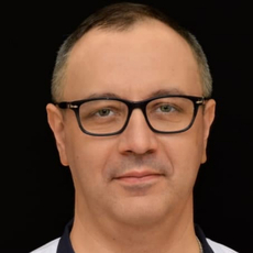 Платонов Роман Владимирович, стоматолог-терапевт