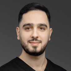 Микаилов Асим Эльдарович, стоматолог-терапевт