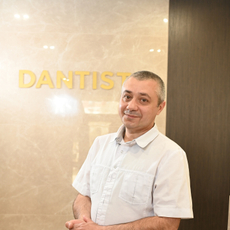 Мажан Владимир Владимирович, стоматолог-терапевт