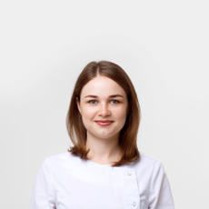 Тараданова Алена Сергеевна, стоматолог-терапевт