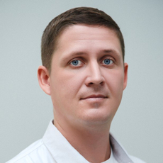 Маклаков Максим Александрович, стоматолог-хирург