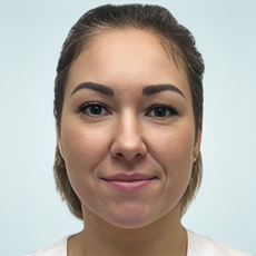 Крайнова Анна Романовна, стоматолог-терапевт