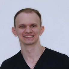 Ефимик Михаил Витальевич, стоматолог-хирург