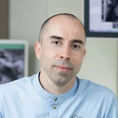 Гусейниев Вадим Ибрагимович, стоматолог-терапевт