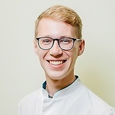 Моисеев Денис Александрович, стоматолог-терапевт