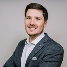 Наймушин Артем Сергеевич, стоматолог-хирург