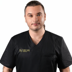 Юскаев Денис Юрьевич, стоматолог-терапевт