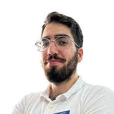 Закарян Микаэл Арменович, стоматолог-хирург