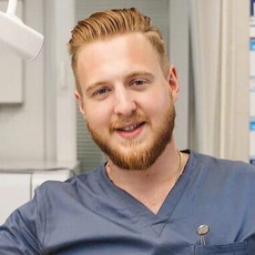 Левит Алексей Михайлович, стоматолог-терапевт