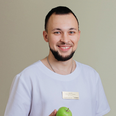 Шугаев Антон Вячеславович, стоматолог-терапевт